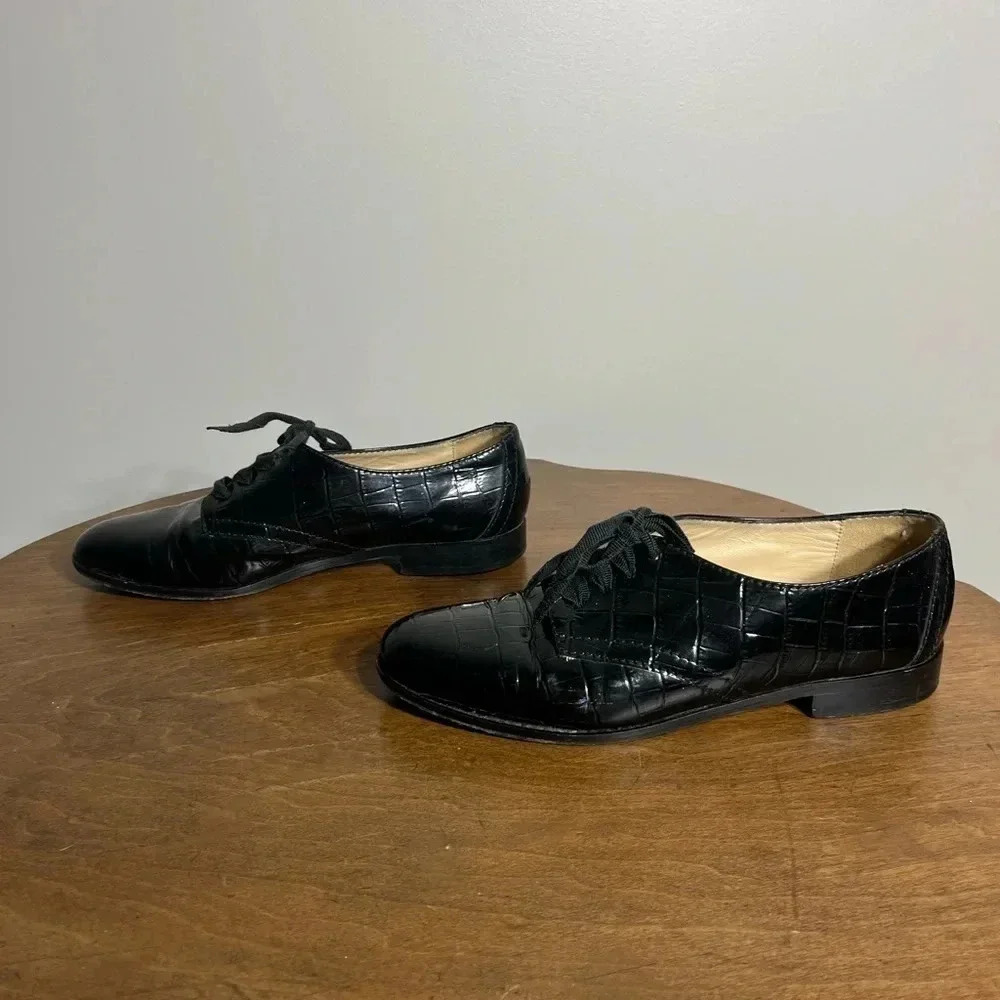Kate Spade women’s crocodile, print, black patent leather loafers size 8